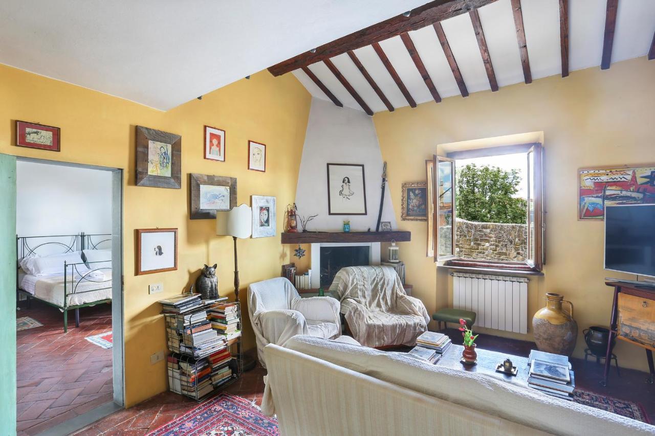 A Postcard View In A Vintage Apartment Floransa Dış mekan fotoğraf